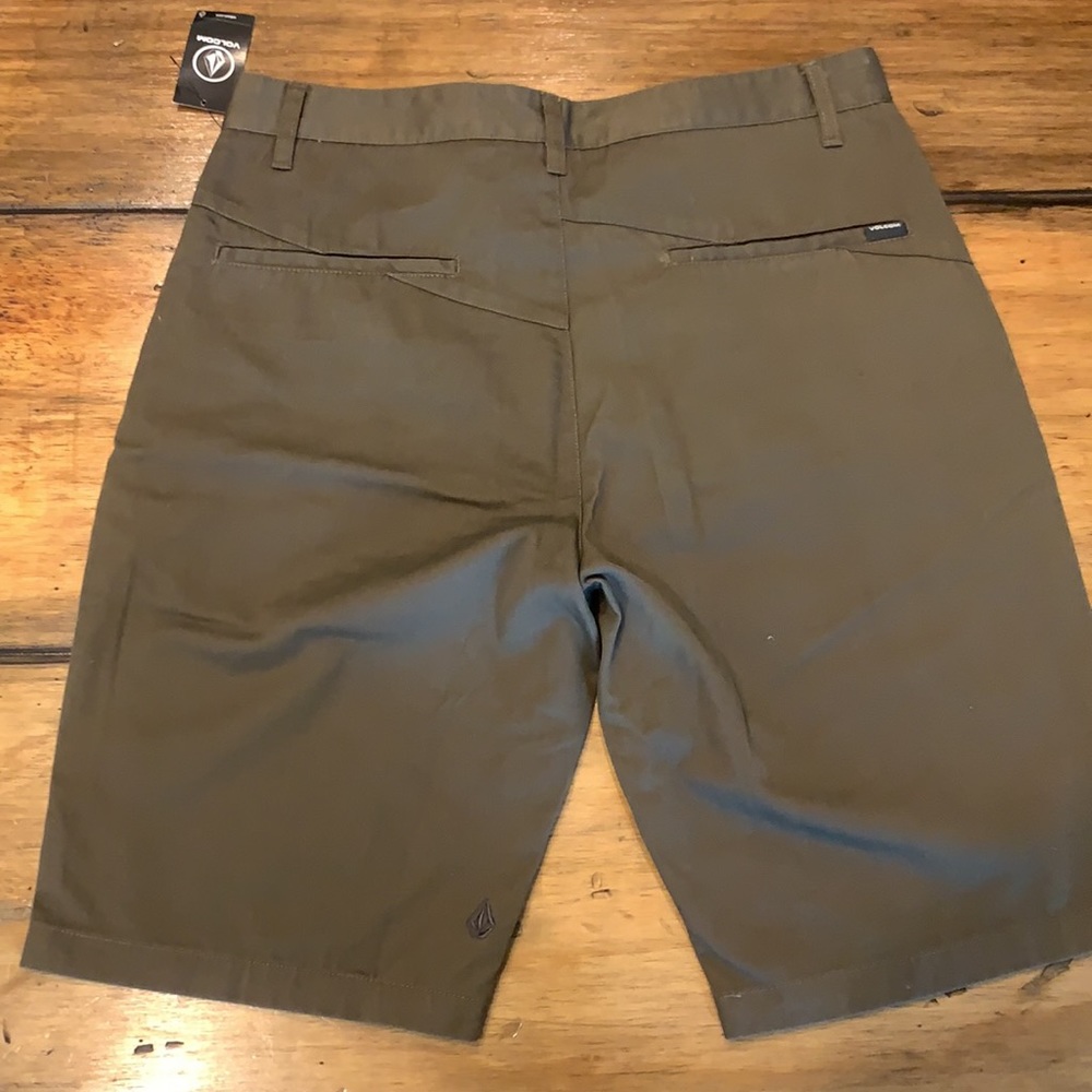 Volcom shorts - Picture 2 of 3